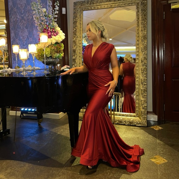 Jessica Angel. Maroon Bridesmaid Gown. Mermaid bottom. Worn once. - Picture 1 of 5